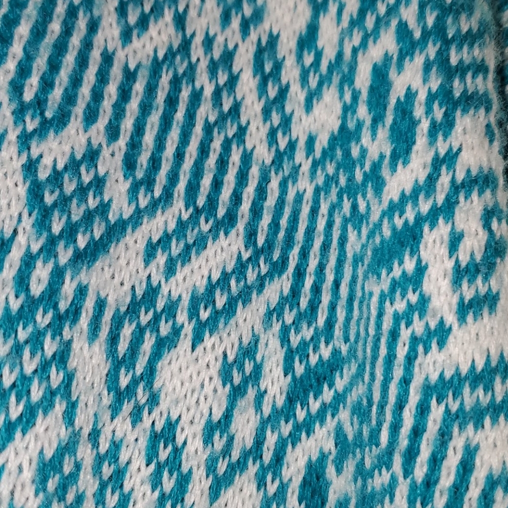Knit shaw - Picture 3 of 3